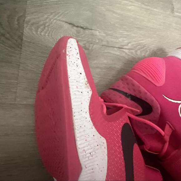 Size 14 - Nike Zoom HyperRev 2016 Think Pink - Picture 2 of 5